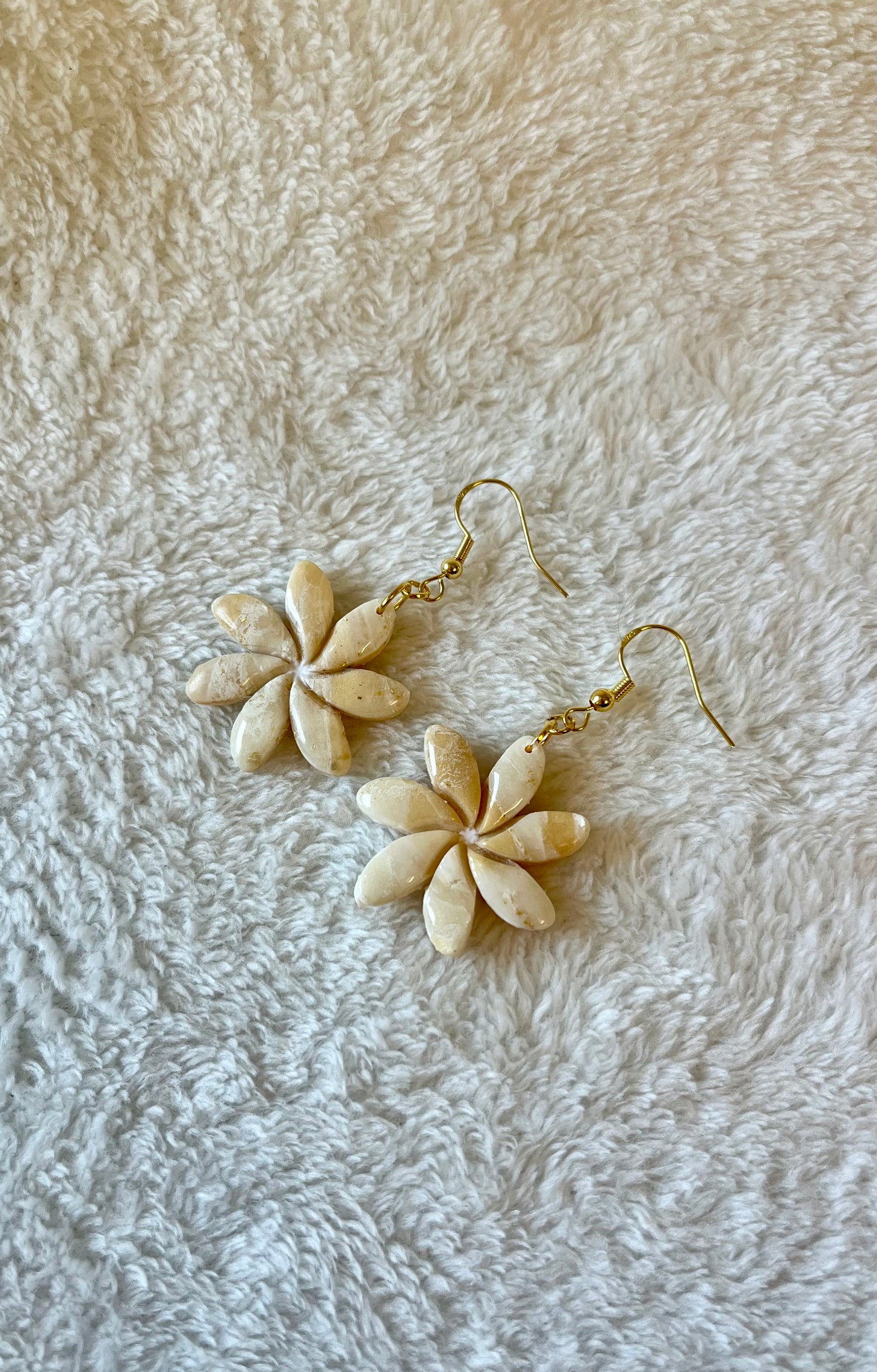 Marble colored tiare dangle