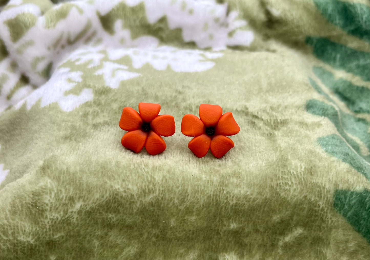 Baby Puakenikeni Stud