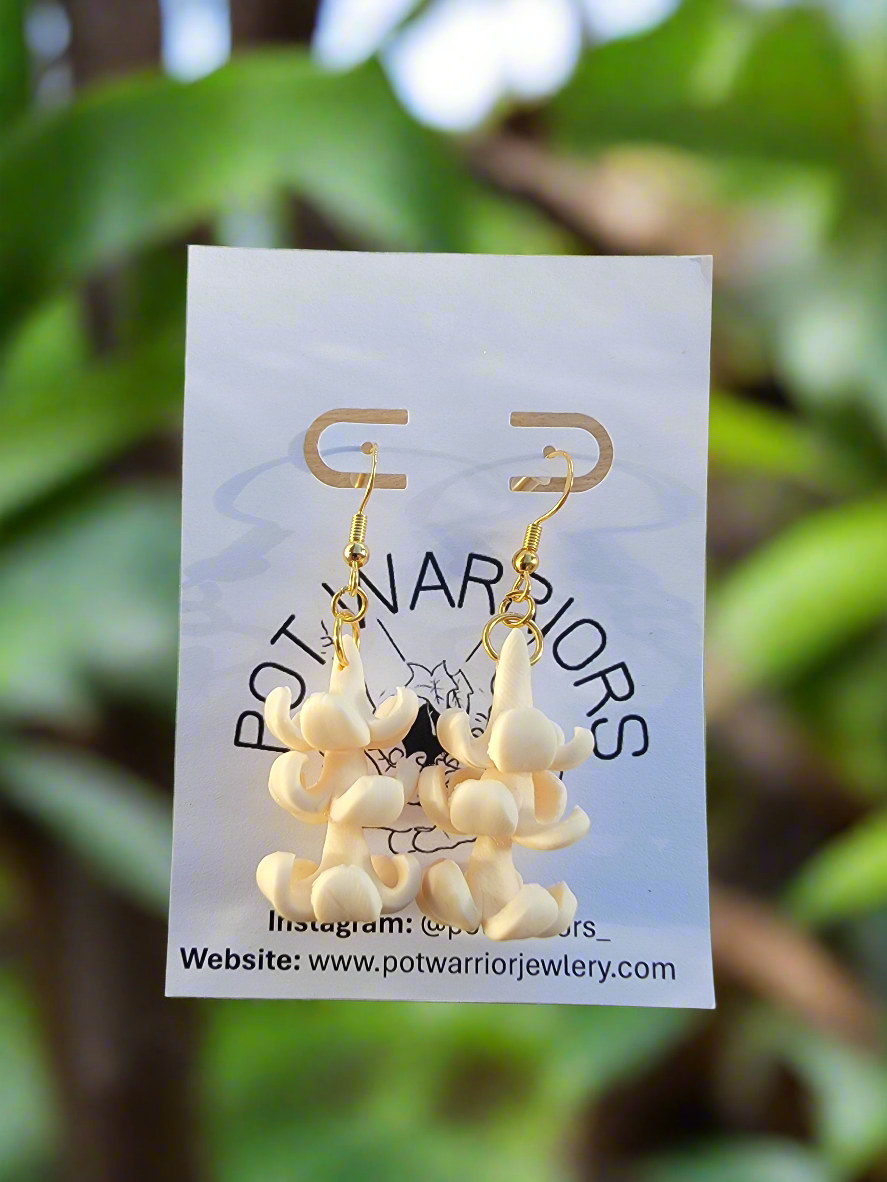 Puakenikeni Triple Dangle