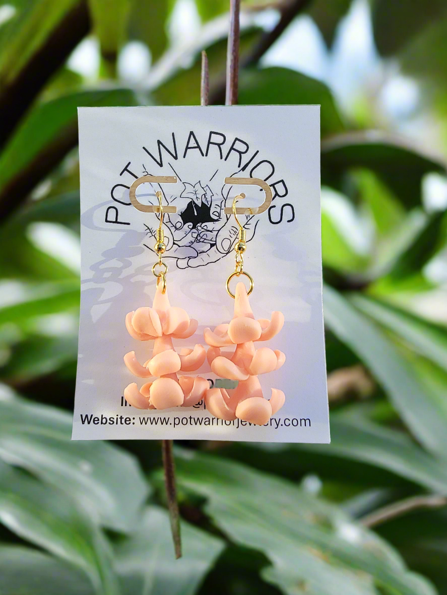 Puakenikeni Triple Dangle