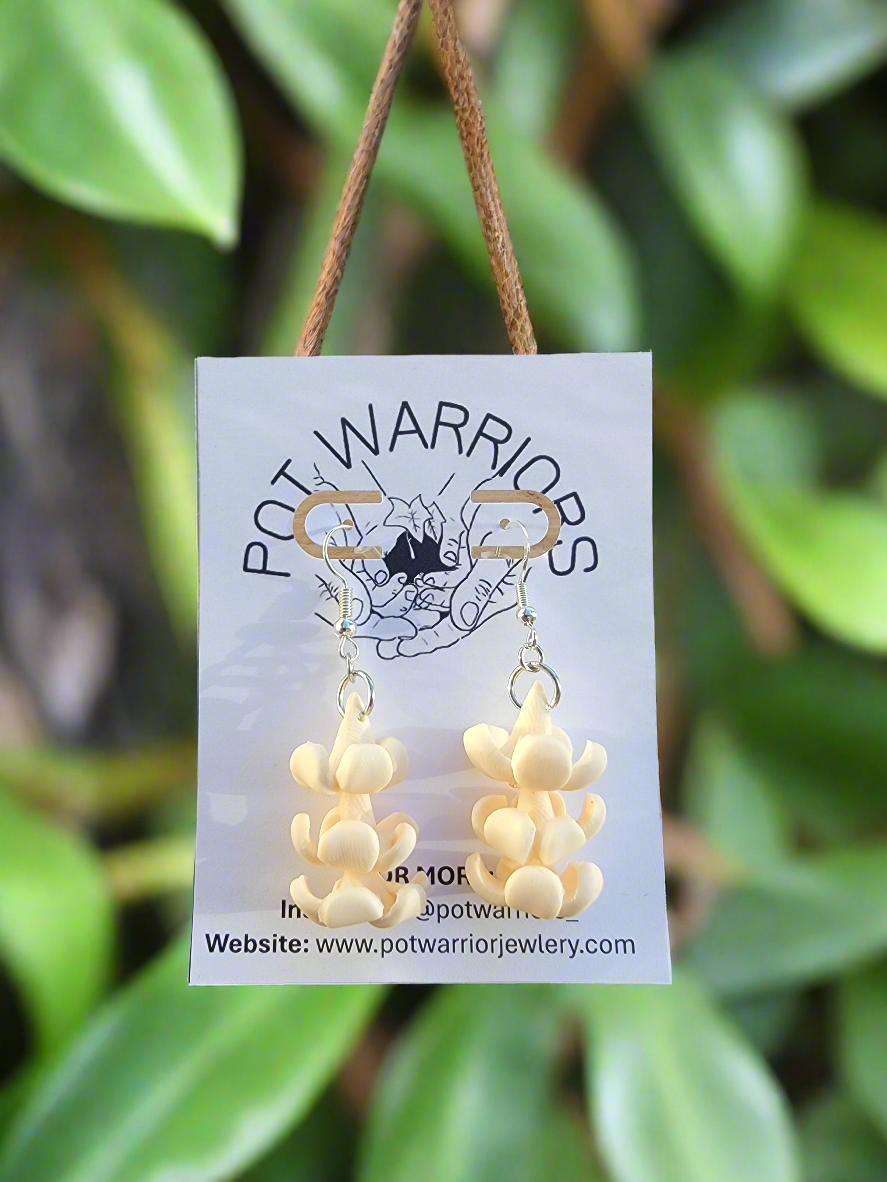 Puakenikeni Triple Dangle