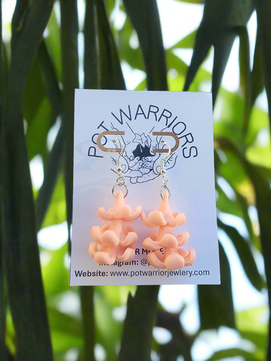 Puakenikeni Triple Dangle